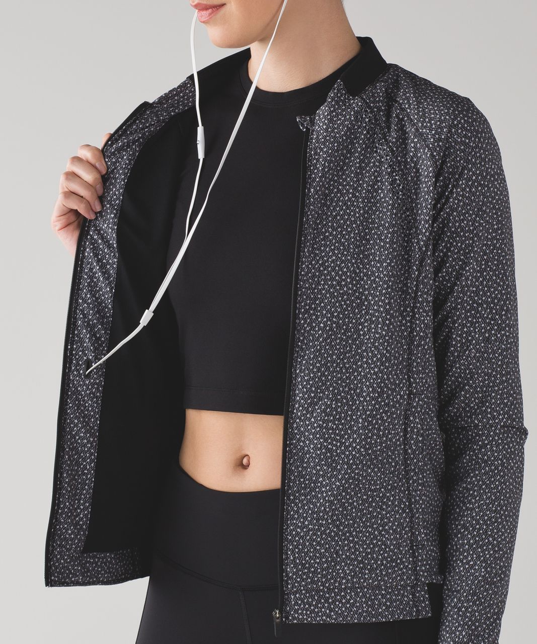 LULULEMON Hit It Jacket Frozen Fizz Black White Zip Front