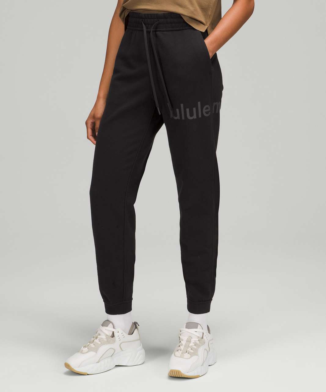 Lululemon Joggers Black Size 2 - $60 (38% Off Retail) - From Brylee