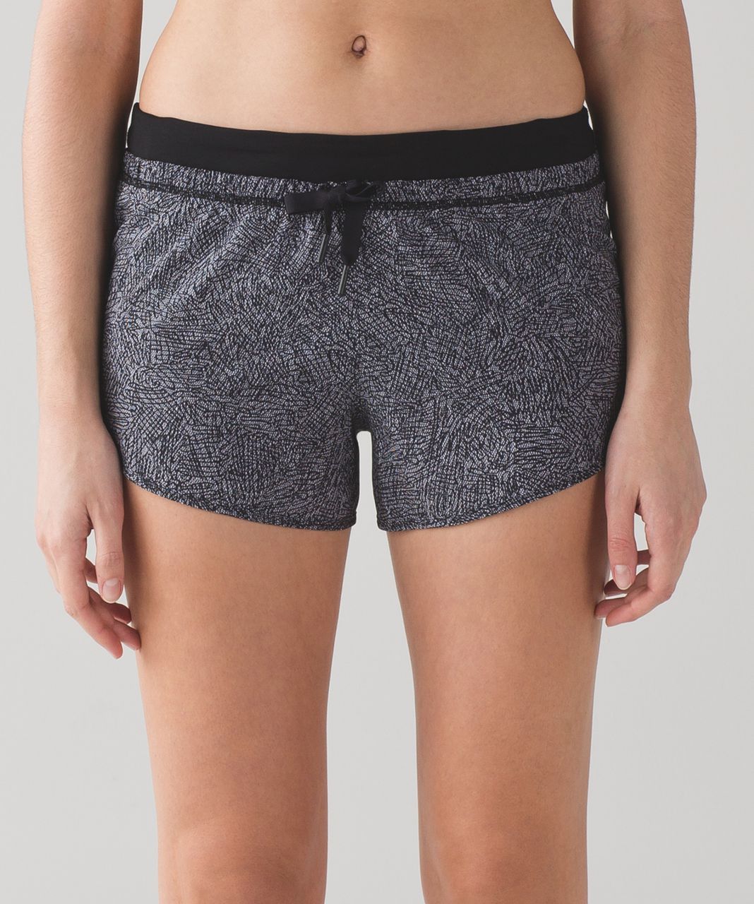 Lululemon Run It Out Short (3") - Line Up White Black / Black