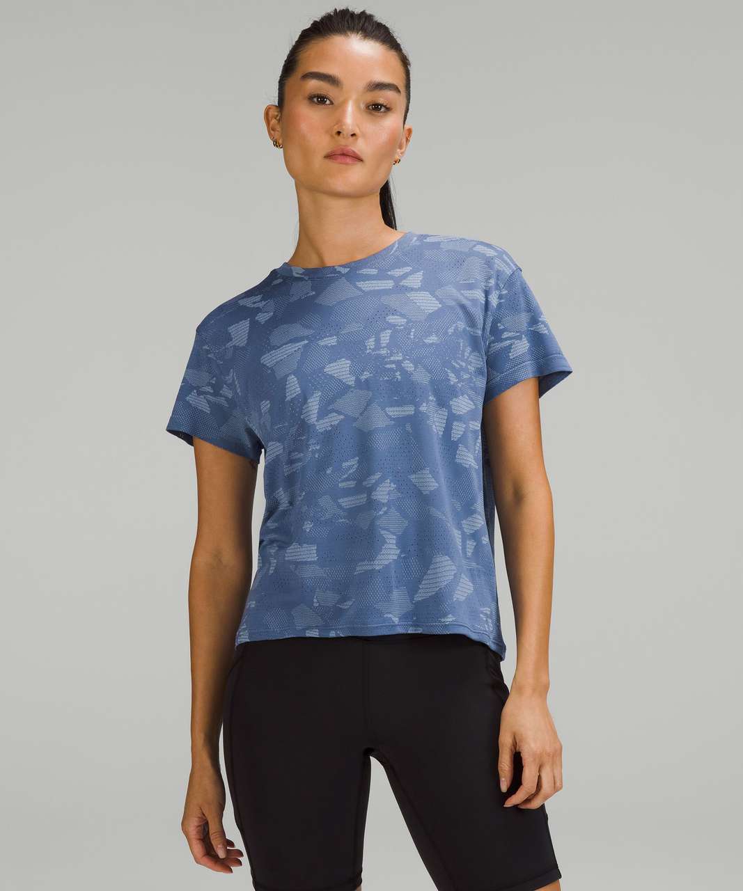 LULULEMON WOMEN'S TRAIN to Be Short Sleeve Shirt In Blue Nile Size