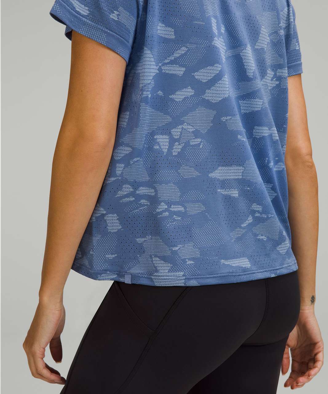 Lululemon Train to Be Short Sleeve Shirt - Mosaic Multiply Water Drop / Blue Linen