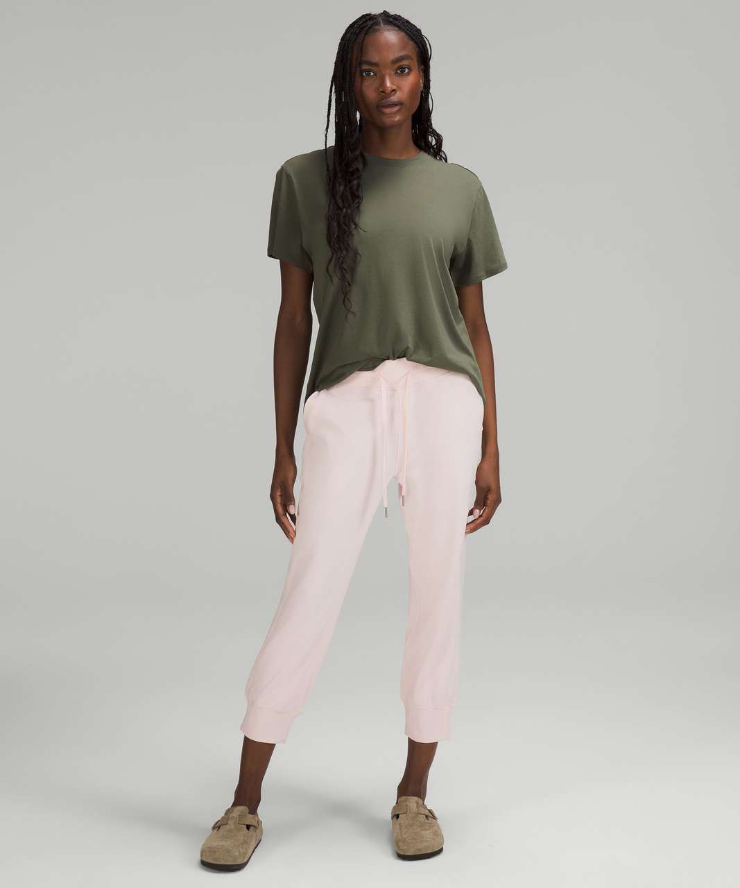 Wanted to love the softstreme strawberry milkshake pants soooo bad. Ugh. I  despise when you can see pockets through the pants 💔 : r/lululemon