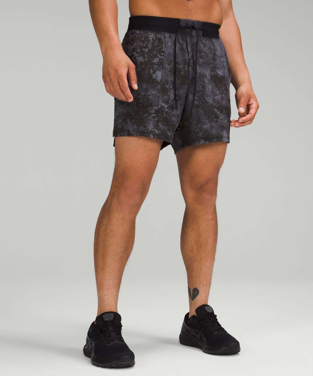 Lululemon License to Train Linerless Short 5" - Tactile Print Anchor Black