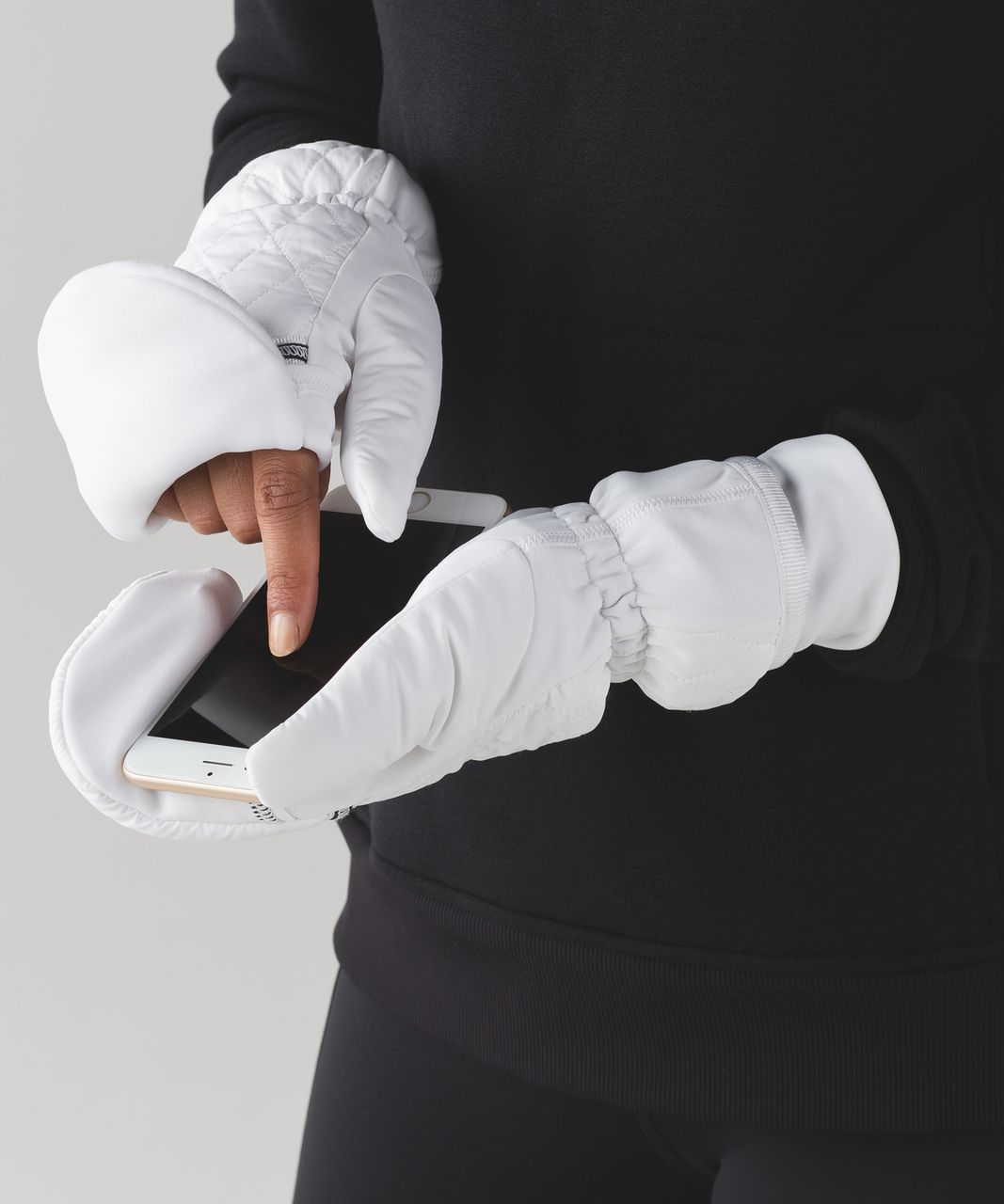 Lululemon No Shivers Mittens - White