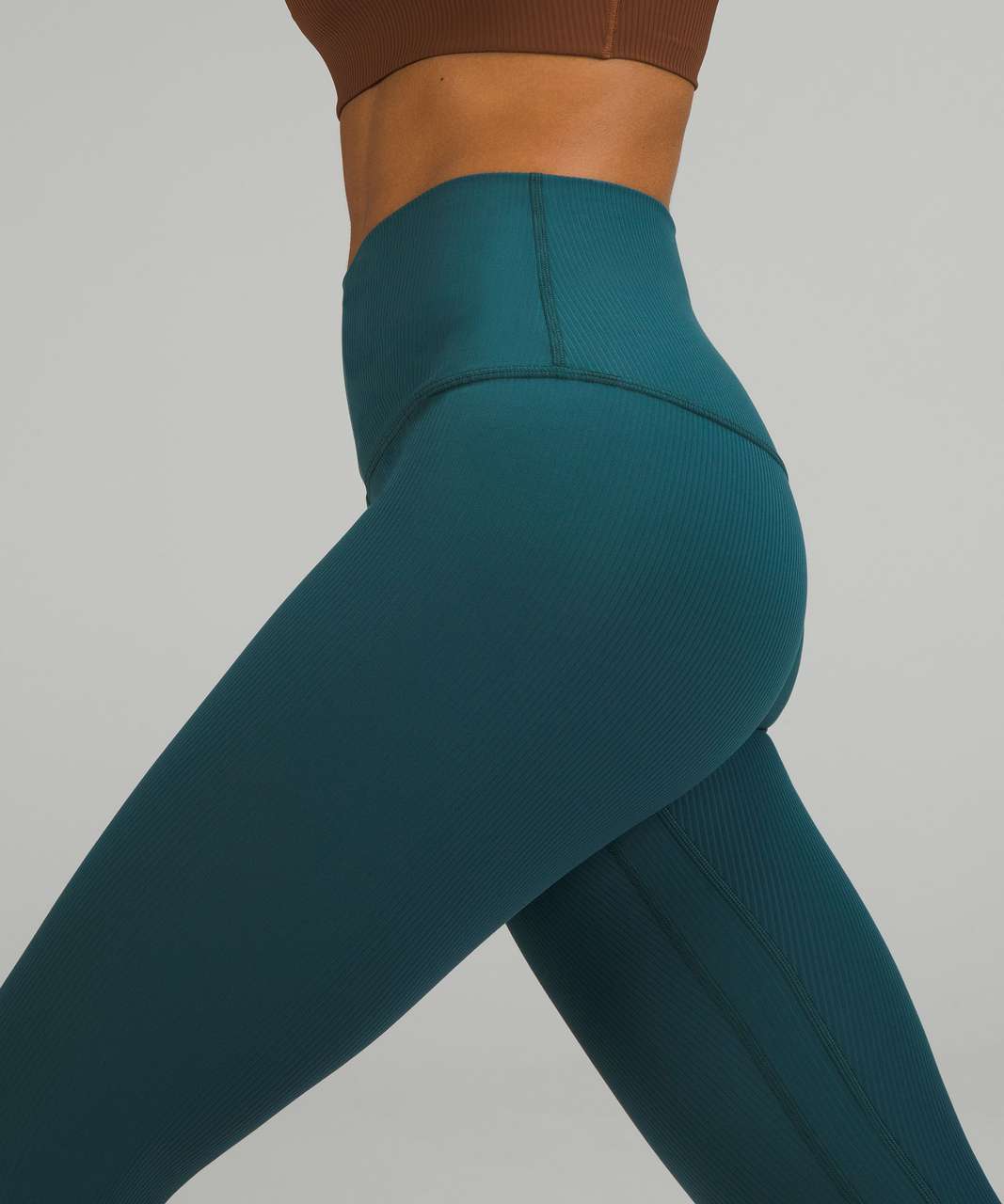 Leggings Lululemon Green size 6 US in Polyester - 35652603