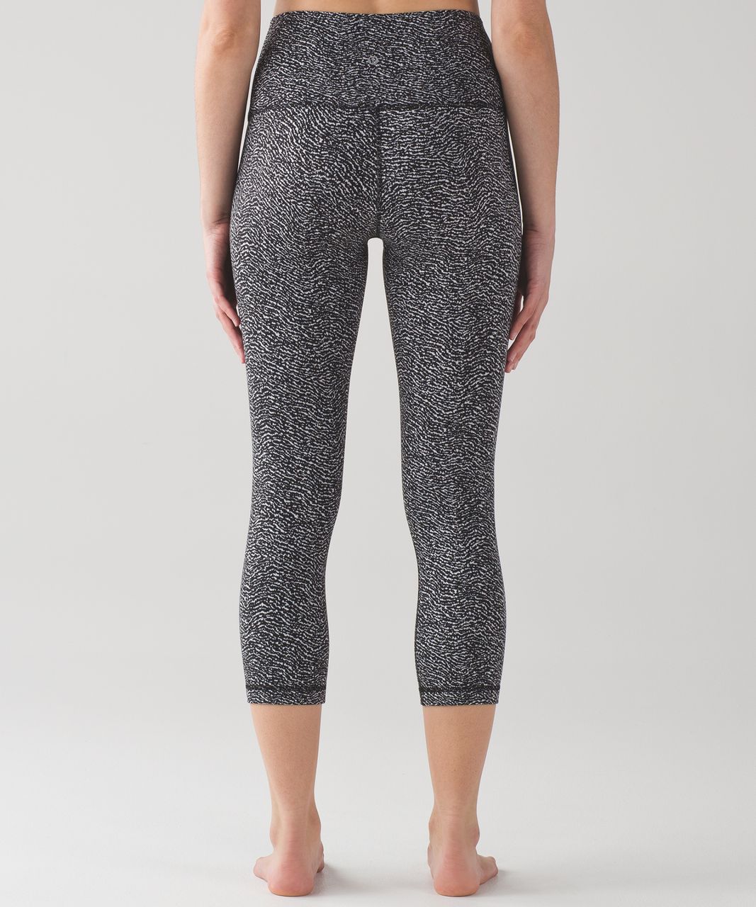 Lululemon Wunder Under Crop (Hi-Rise) (21") - Luon Ripple Jacquard Black White