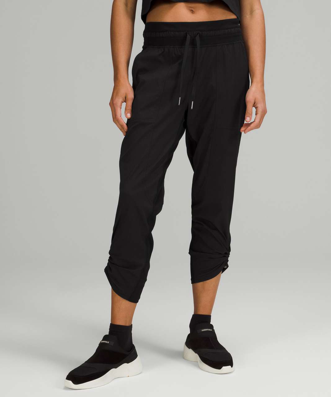 Lululemon Dance Studio Mid-Rise Crop Pant Black Size 6 NWT