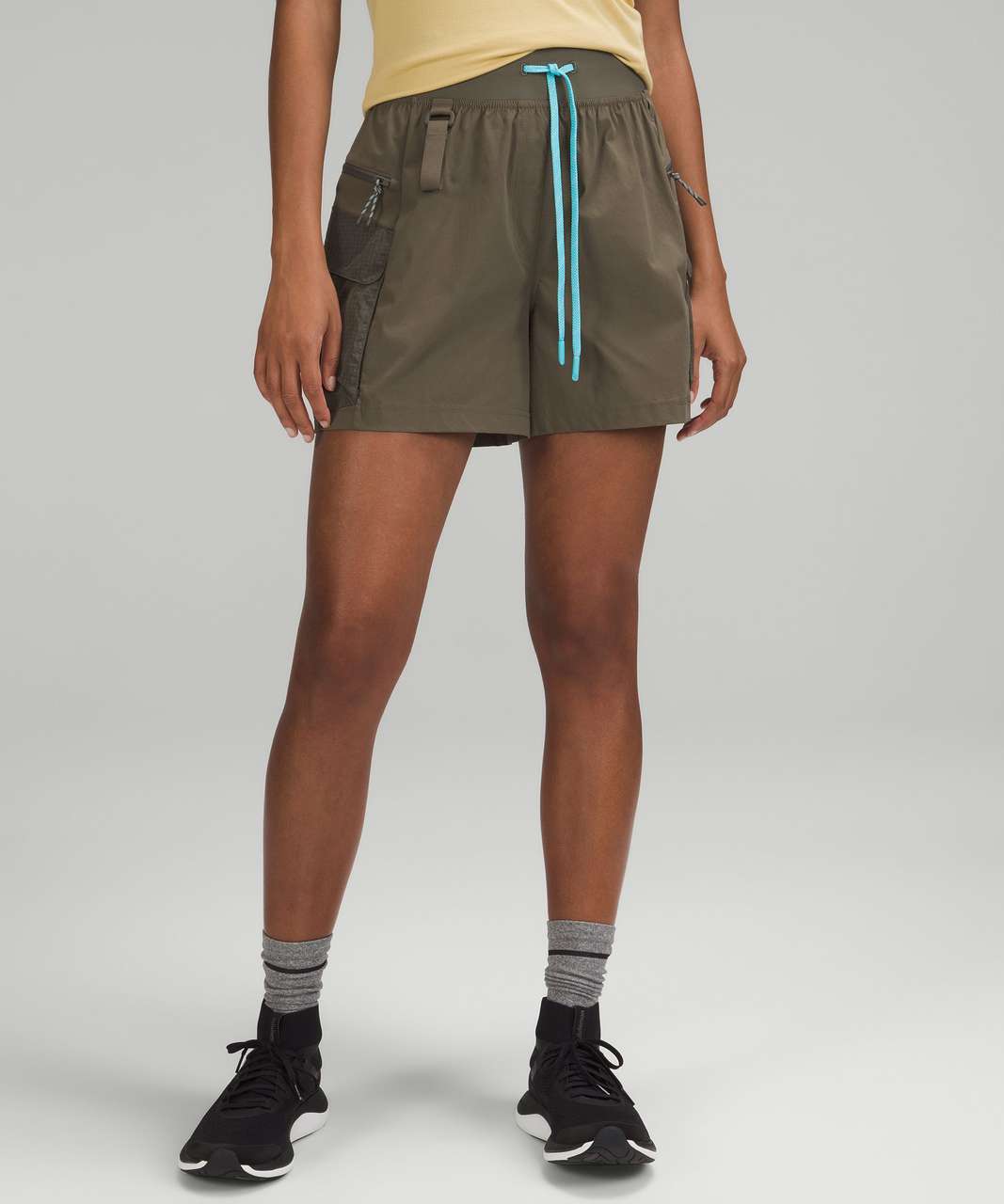 Multi-Pocket Cargo High-Rise Hiking Short