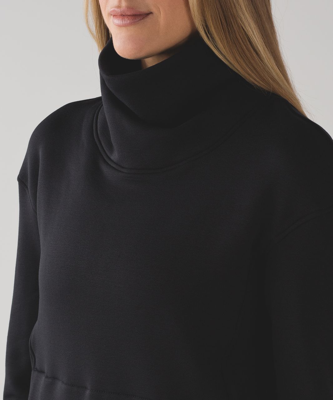 Lululemon Kick The Cold Funnel Neck - Black