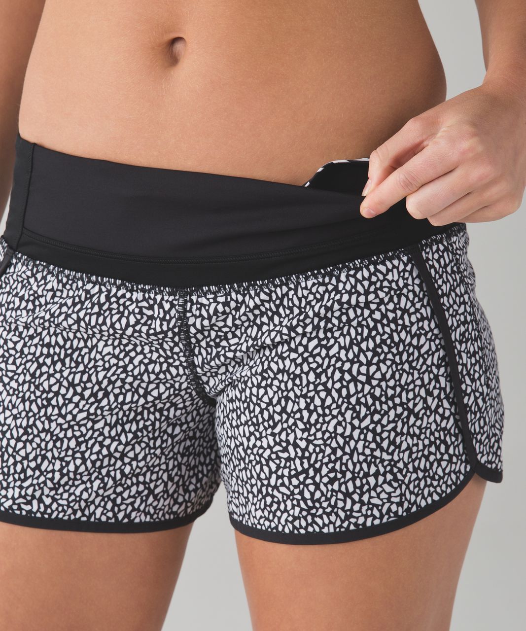 Lululemon Run Times Short (4") - Miss Mosaic Black / Black