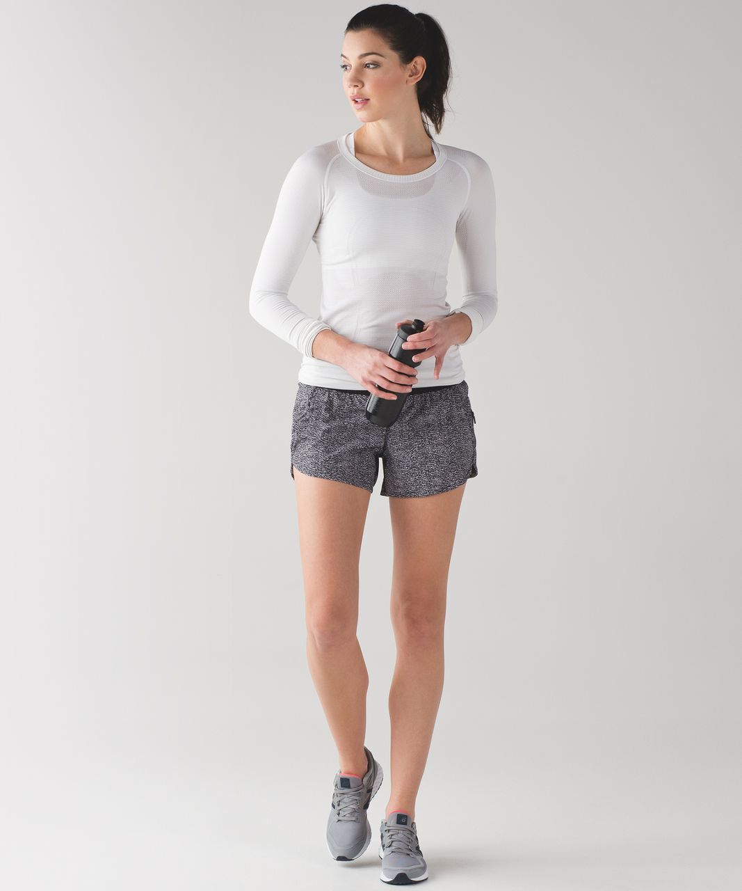 Lululemon Tracker Short IV (4") - Currents White Black / Black