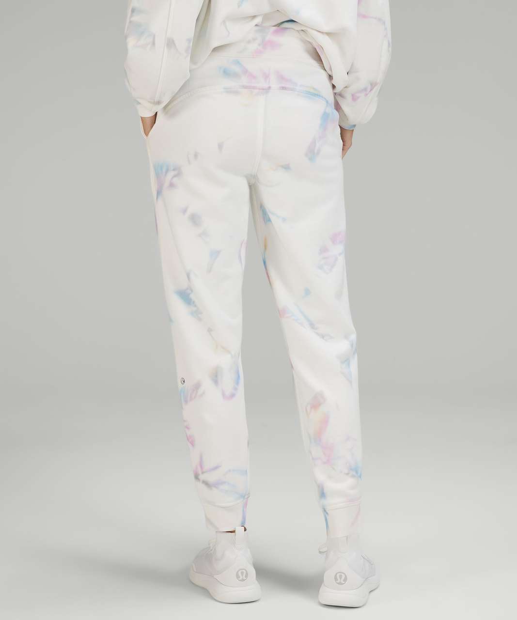 Lululemon Limited Edition Scuba High-Rise Jogger - Multicolour Geo Wash Multi