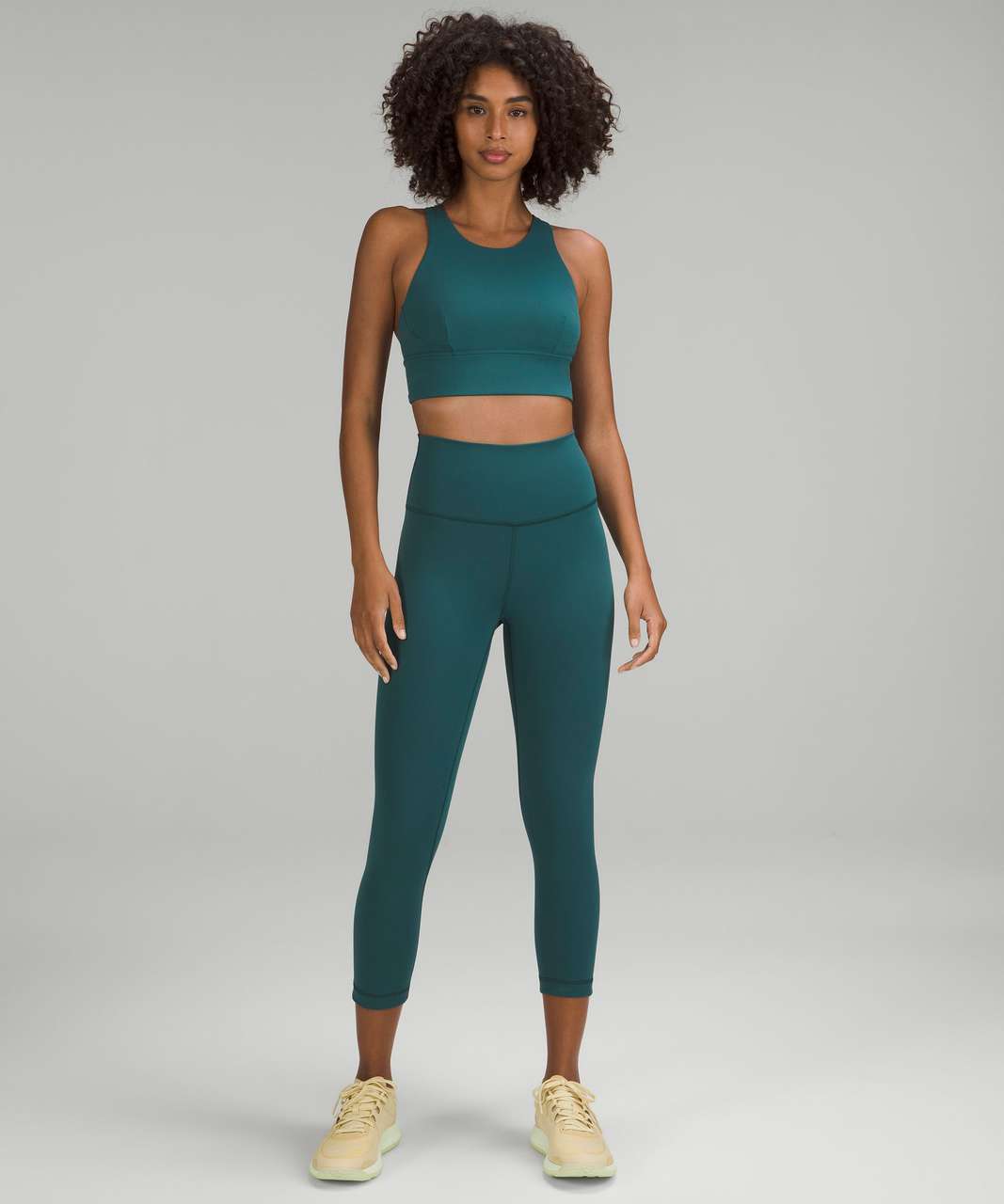 💚Align V Neck Bra C/D Kelly Green (6), Wunder Train HR 25” Kelly Green  (2)💚 : r/lululemon