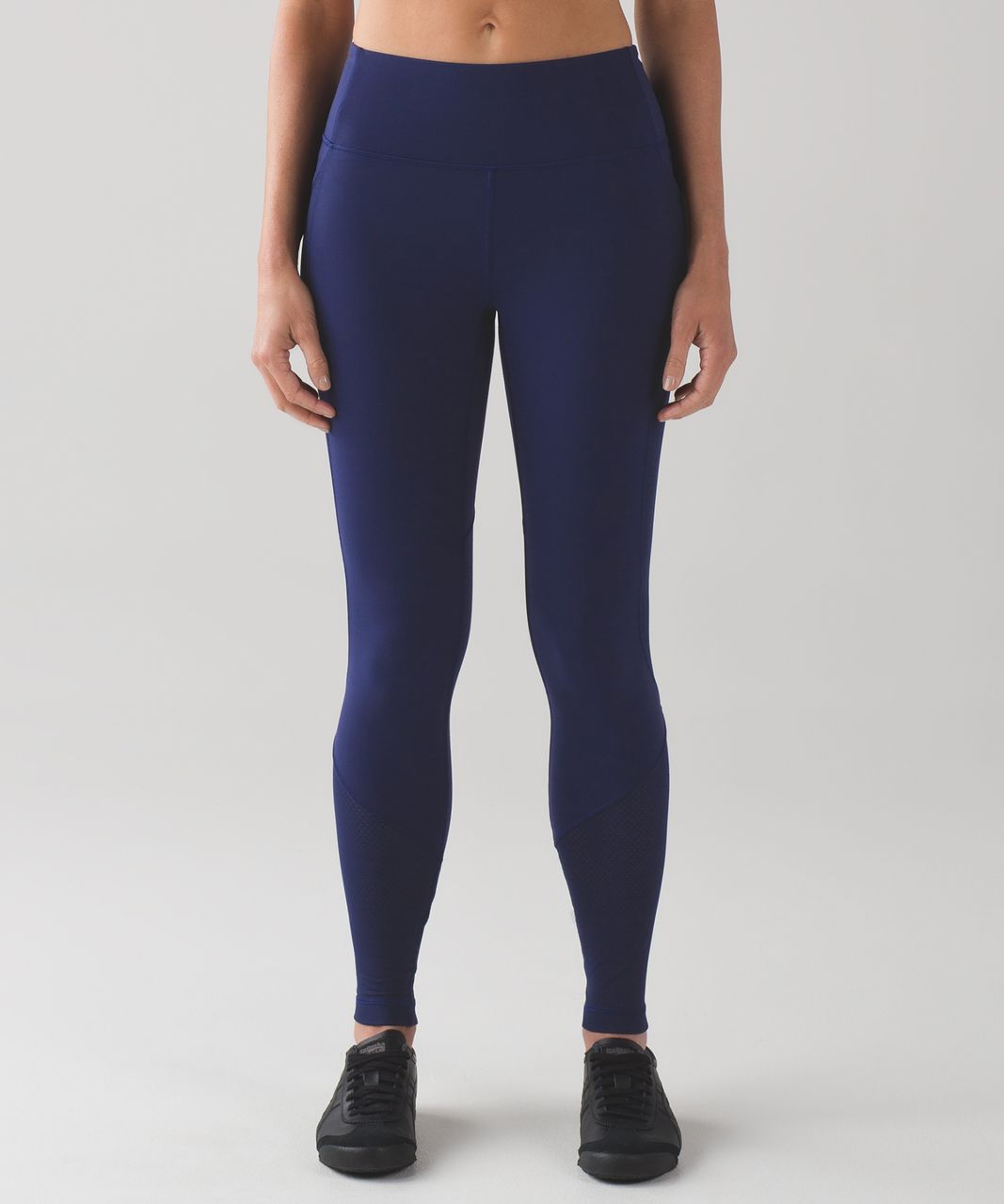 https://storage.googleapis.com/lulu-fanatics/product/8012/1280/lululemon-fit-physique-tight-hero-blue-023188-36780.jpg