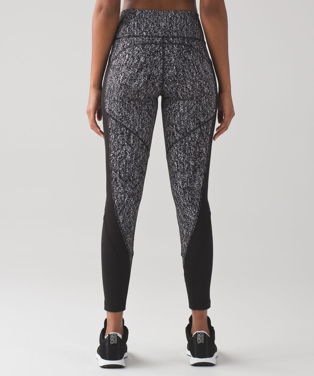 Lululemon Black and White Mosaic with Side Pockets Full Length Legging –  The Saved Collection