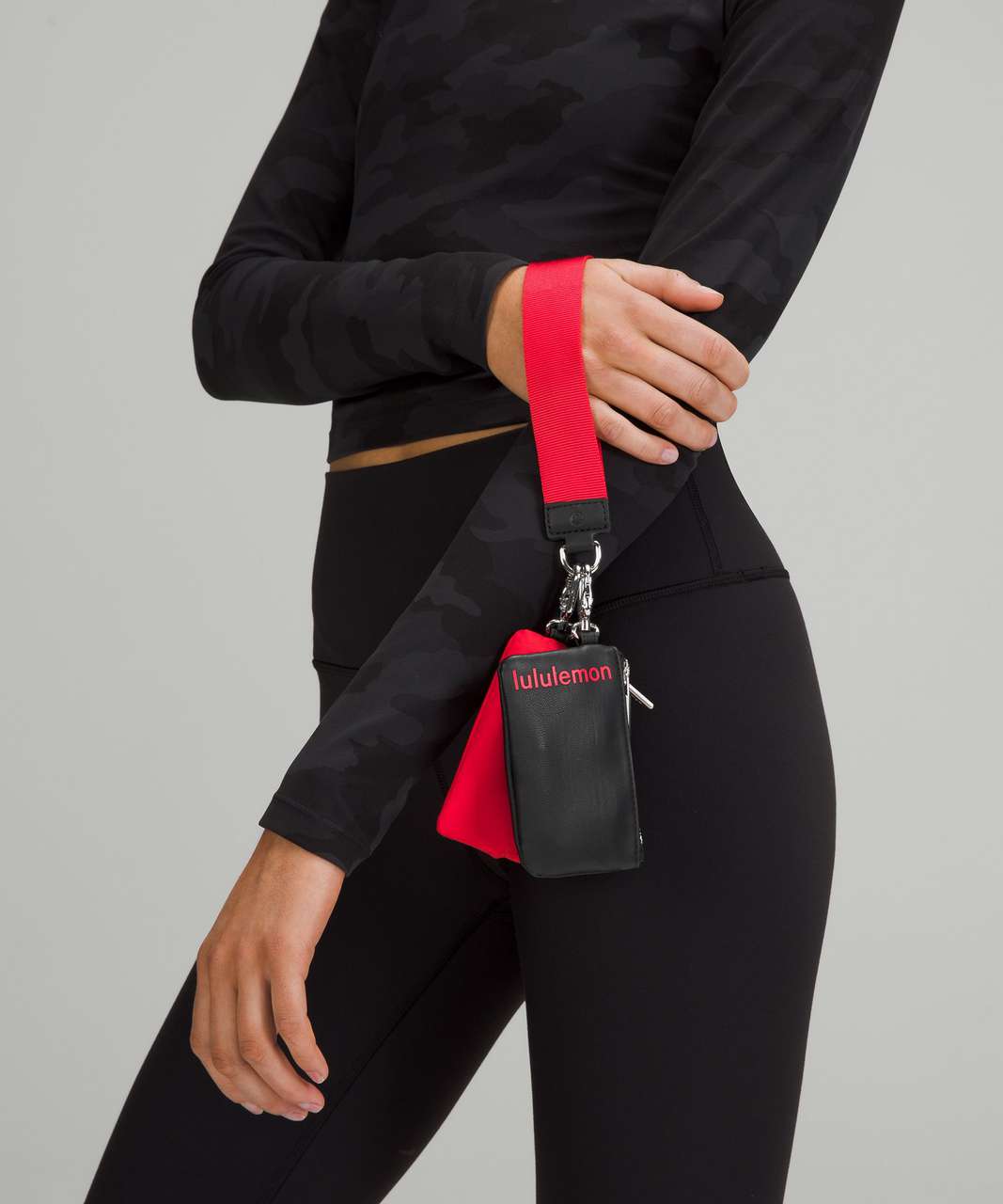 Lululemon Dual Pouch Wristlet - Black / Love Red