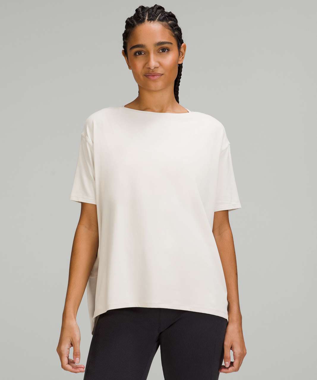 Size 6 NWT Lululemon Shoulder Cut-Out Yoga T-Shirt in Bone (off white)