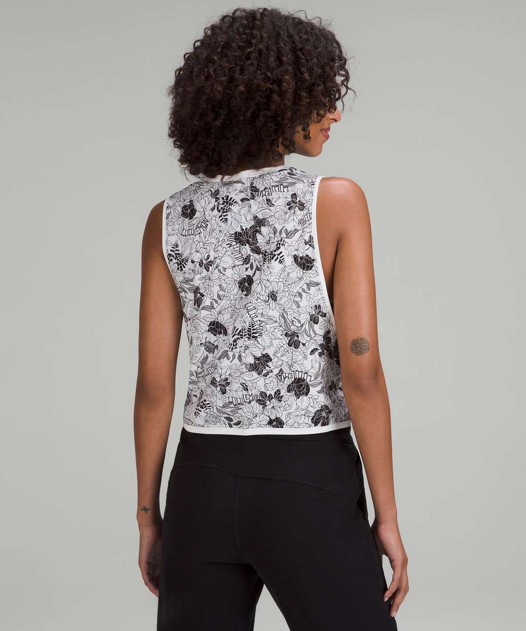 Lululemon Muscle Love Tank Top *Shine - Logo Flourish White Black