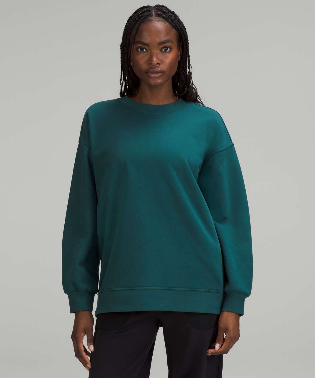 https://storage.googleapis.com/lulu-fanatics/product/80576/1280/lululemon-perfectly-oversized-crew-green-jasper-034204-428054.jpg