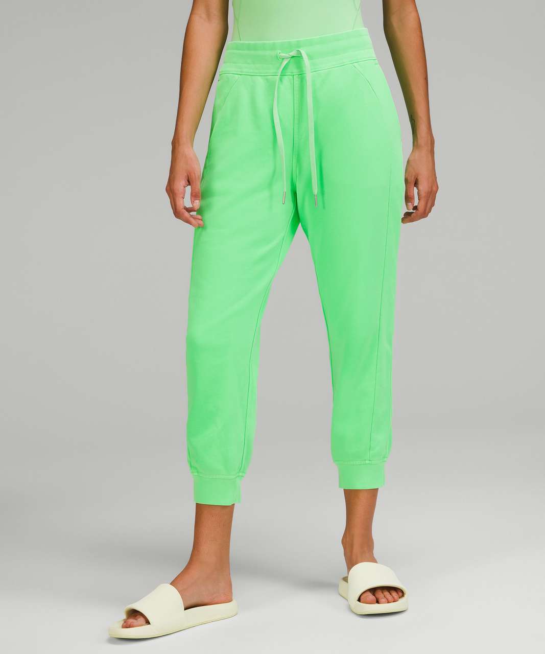 Lululemon Scuba Joggers Everglade Green 0 - $55 (53% Off Retail