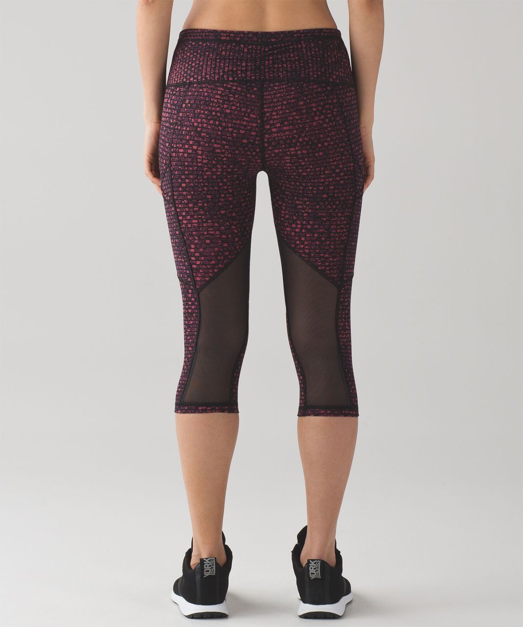 Lululemon Pace Rival Crop Black Pigment Wind Berry Rumble Multi never worn  with drawcord Size 2 - $78 - From Ashley