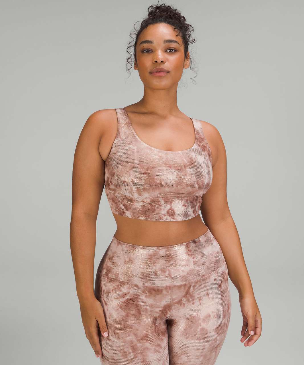 https://storage.googleapis.com/lulu-fanatics/product/80608/1280/lululemon-lululemon-align-bra-light-support-c-d-cup-shine-diamond-dye-misty-shell-cacao-diffuse-dot-foil-059540-428226.jpg