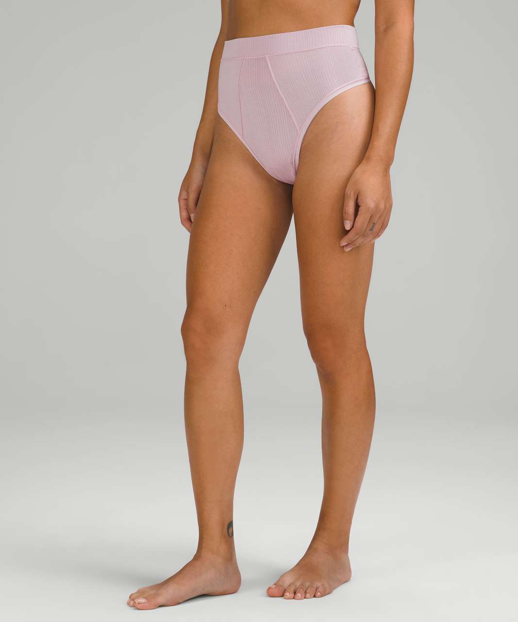 Lululemon Seamless Mid-Rise Thong Underwear 3 Pack - Black / Dew Pink / True  Navy - lulu fanatics