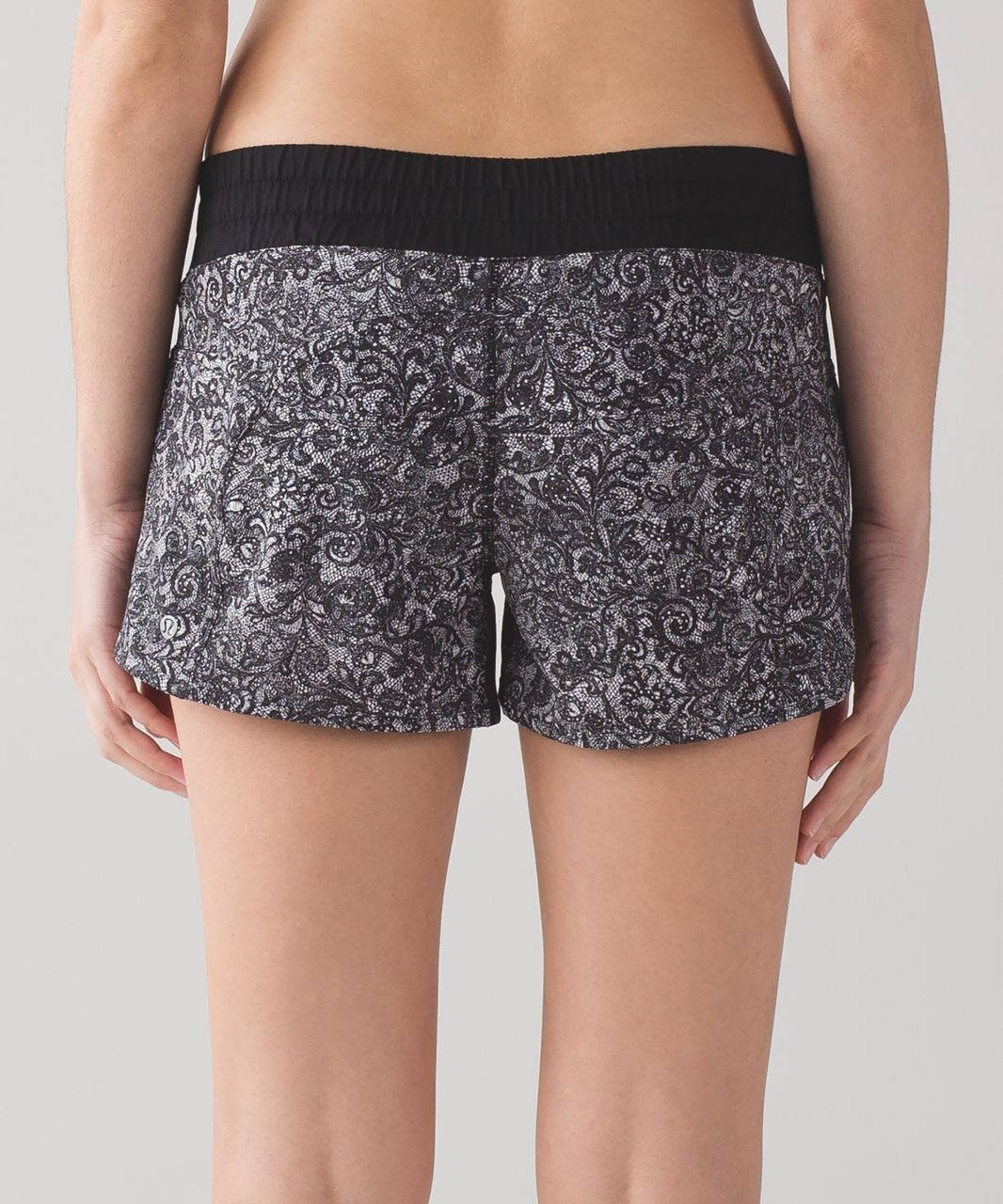 Lululemon Tracker Short IV (4") - Mini Cinder Lace White Black / Black