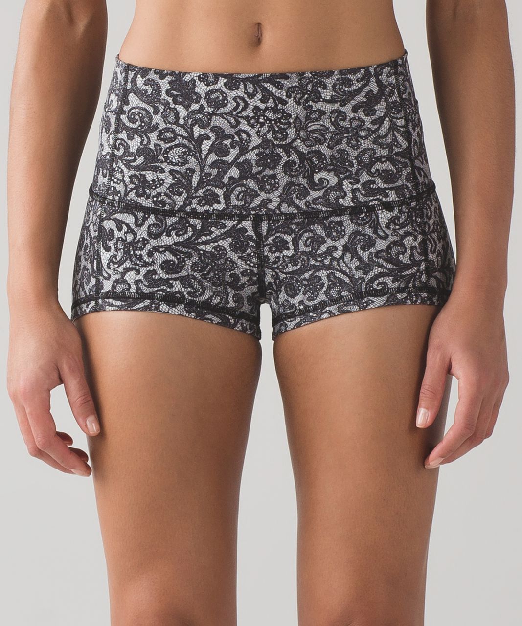 Lululemon Wunder Short 2" (Full-On Luxtreme) - Mini Cinder Lace White Black