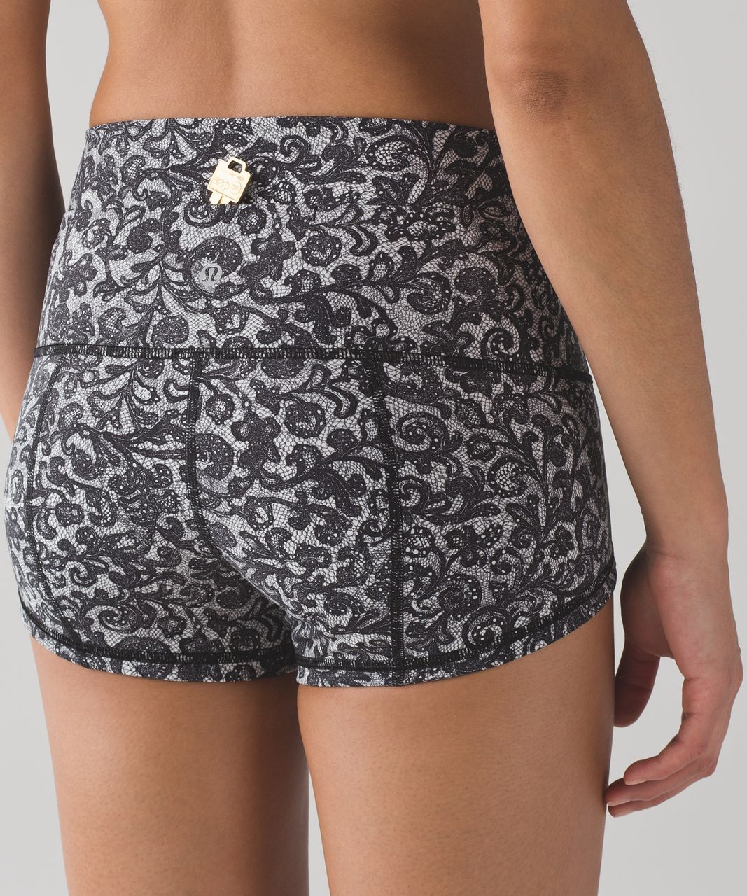 Lululemon Wunder Short 2" (Full-On Luxtreme) - Mini Cinder Lace White Black