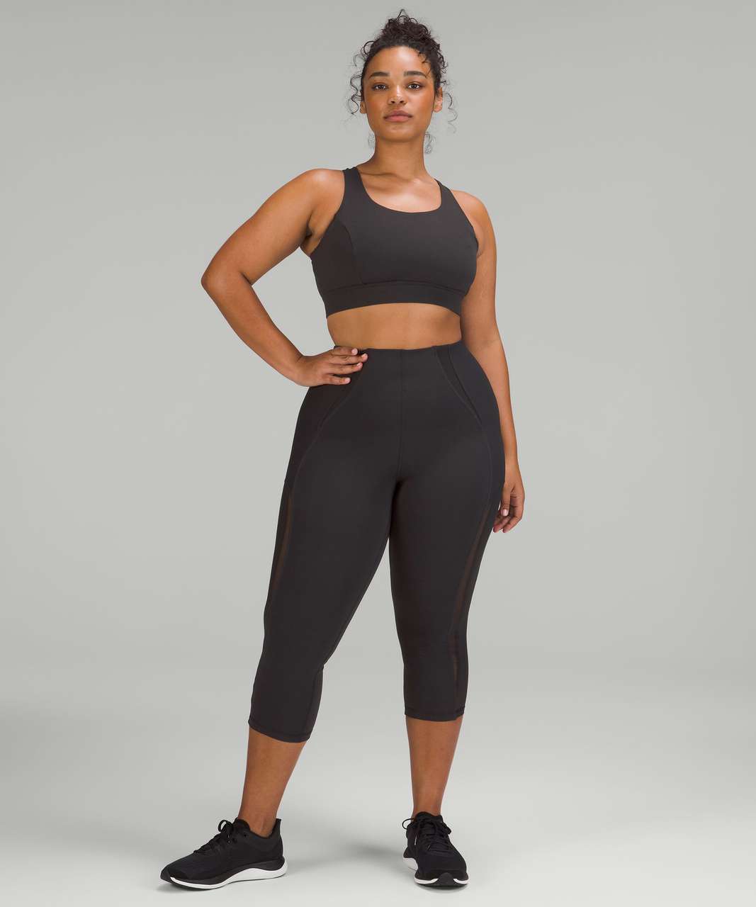 Lululemon Capri Leggings Yoga Pants Women's Size 6 Gym Training Striped  Black