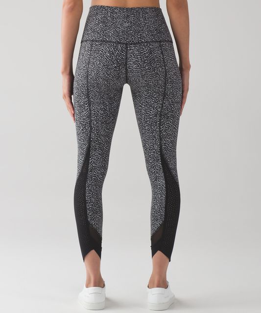 lululemon athletica, Pants & Jumpsuits, Lululemon Wunder Under High Rise  Herringbone Black Grey Chevron Leggings 6