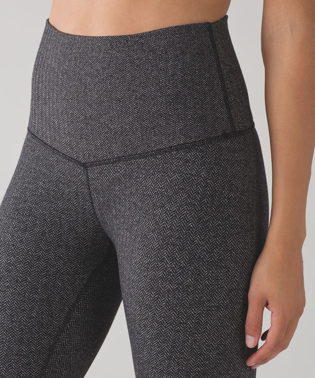 LULULEMON Black White Herringbone Crop Legging Size 8 (M) Activewear  Bottoms – ReturnStyle