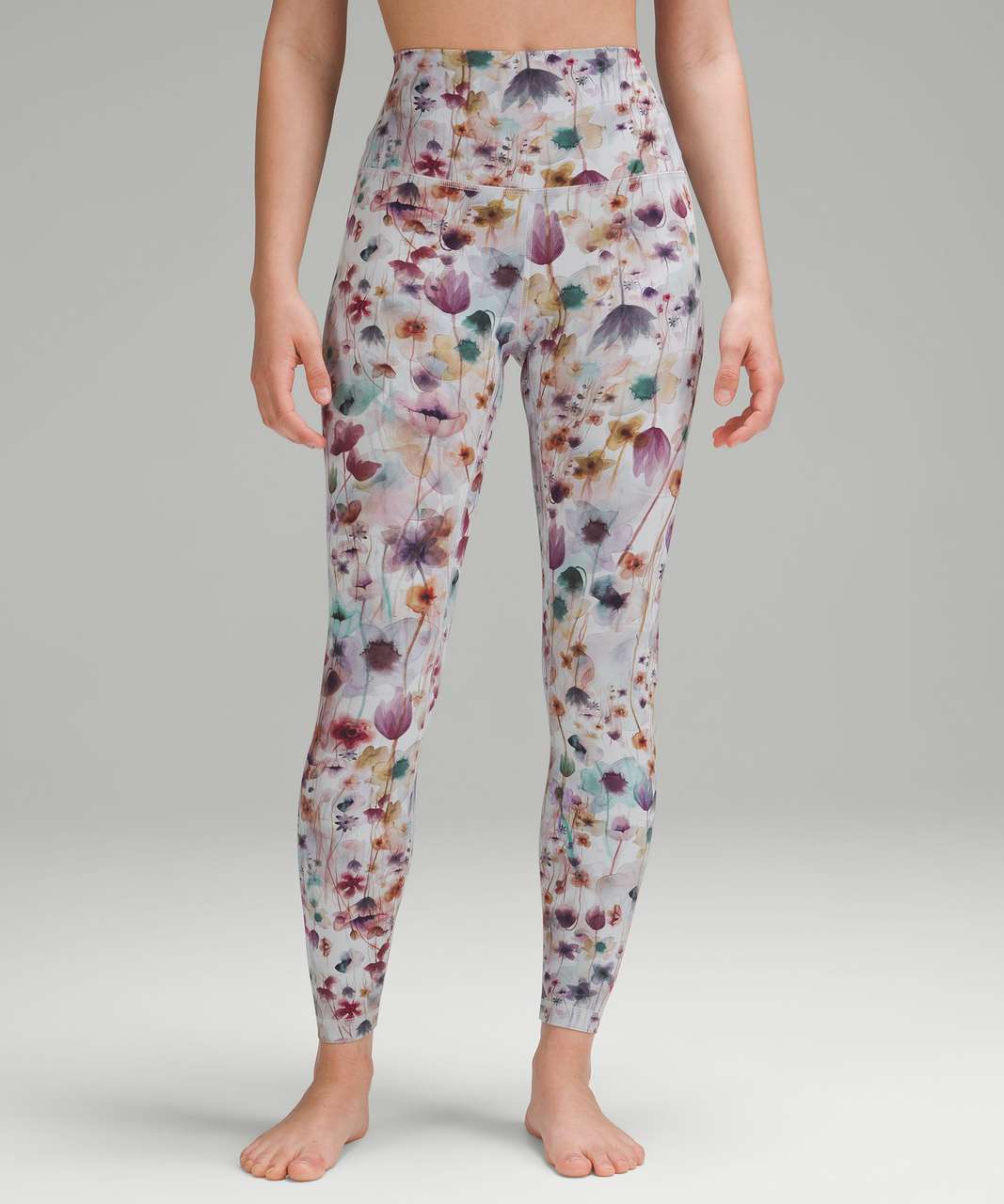 Decided to try on the floral aligns from @lululemon and i think