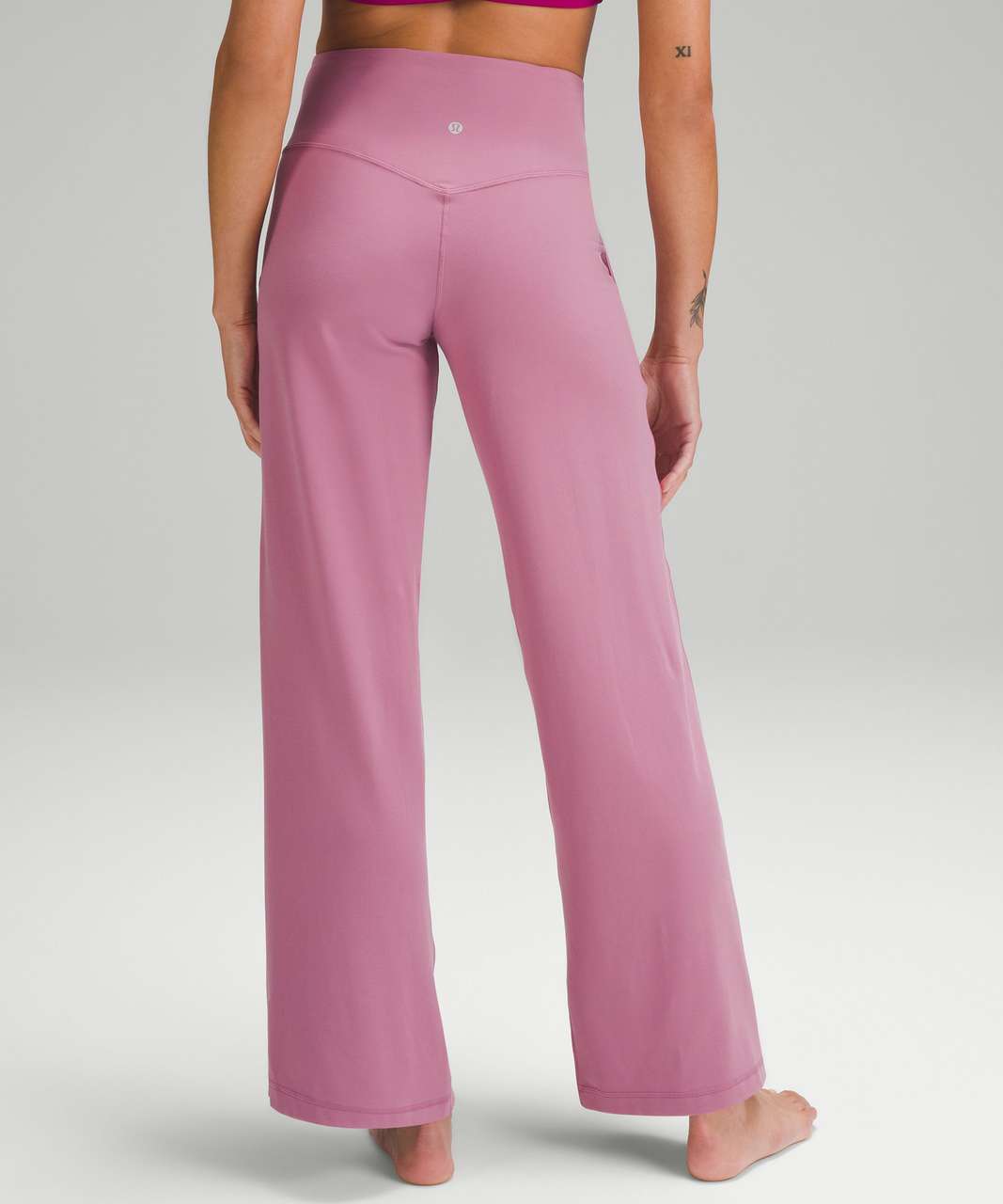 https://storage.googleapis.com/lulu-fanatics/product/81178/1280/lululemon-lululemon-align-high-rise-wide-leg-pant-31-velvet-dust-029847-431131.jpg