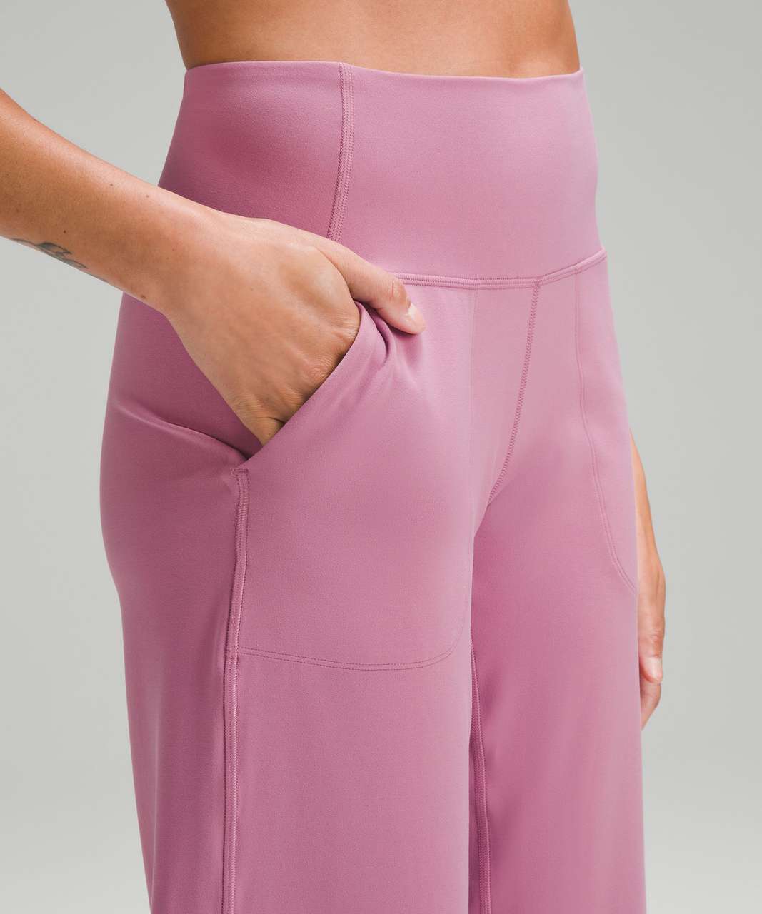 https://storage.googleapis.com/lulu-fanatics/product/81178/1280/lululemon-lululemon-align-high-rise-wide-leg-pant-31-velvet-dust-029847-431134.jpg