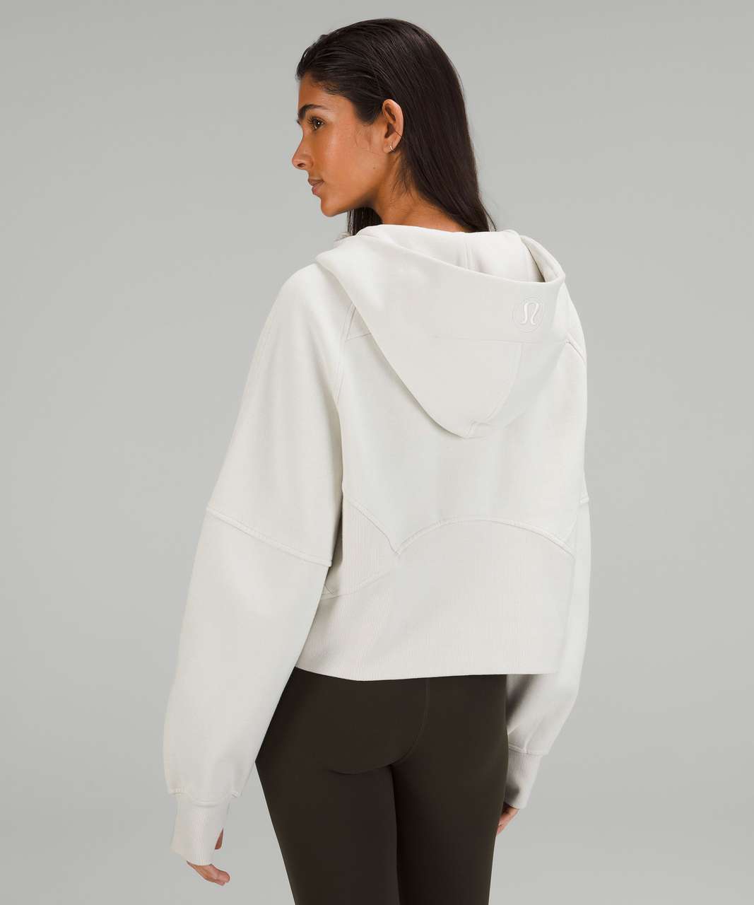 Im obsessed with this oversized scuba half zip from @lululemon 👼🏻🫶☁