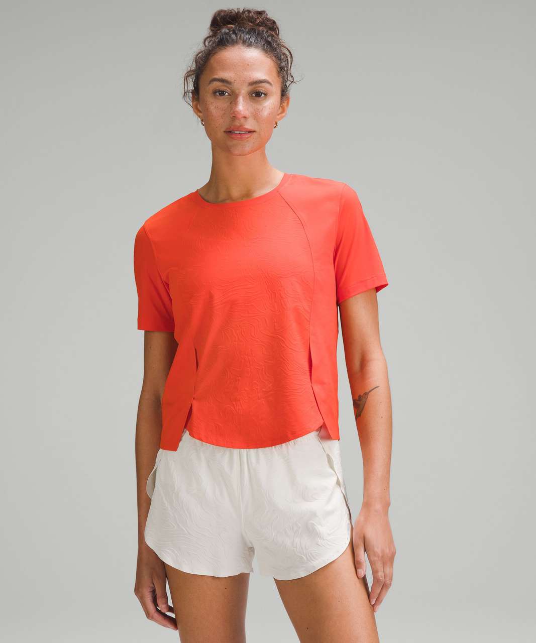 Lululemon Lightweight Stretch Running T-Shirt *Airflow - In-Sense Emboss Mini Solar Orange / Solar Orange