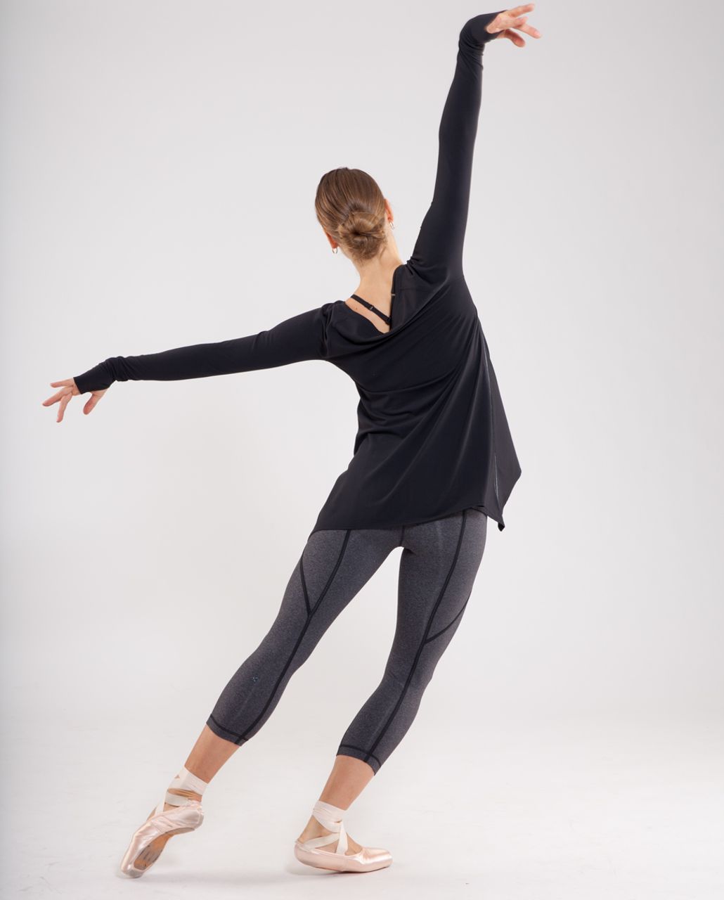 Lululemon Rehearsal Crop - Heathered Black