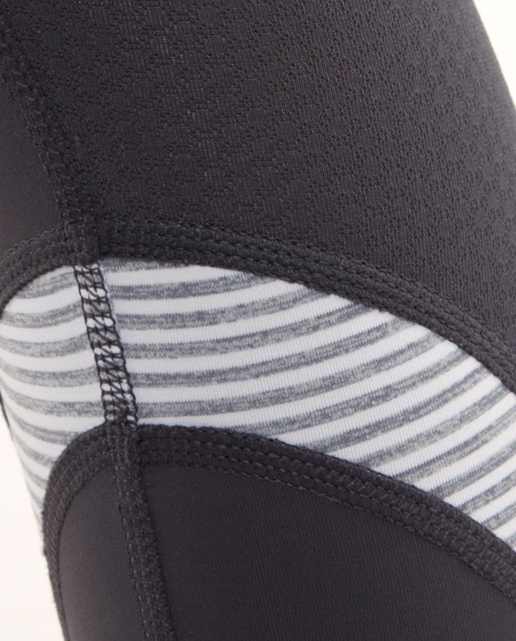 Lululemon Run: Inspire Crop II - Coal / White Heathered Blurred Grey Classic Stripe