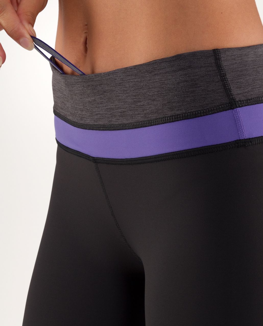 Lululemon Womens 4 Black & Purple Run Inspire Crop II Leggings Running  Athletic