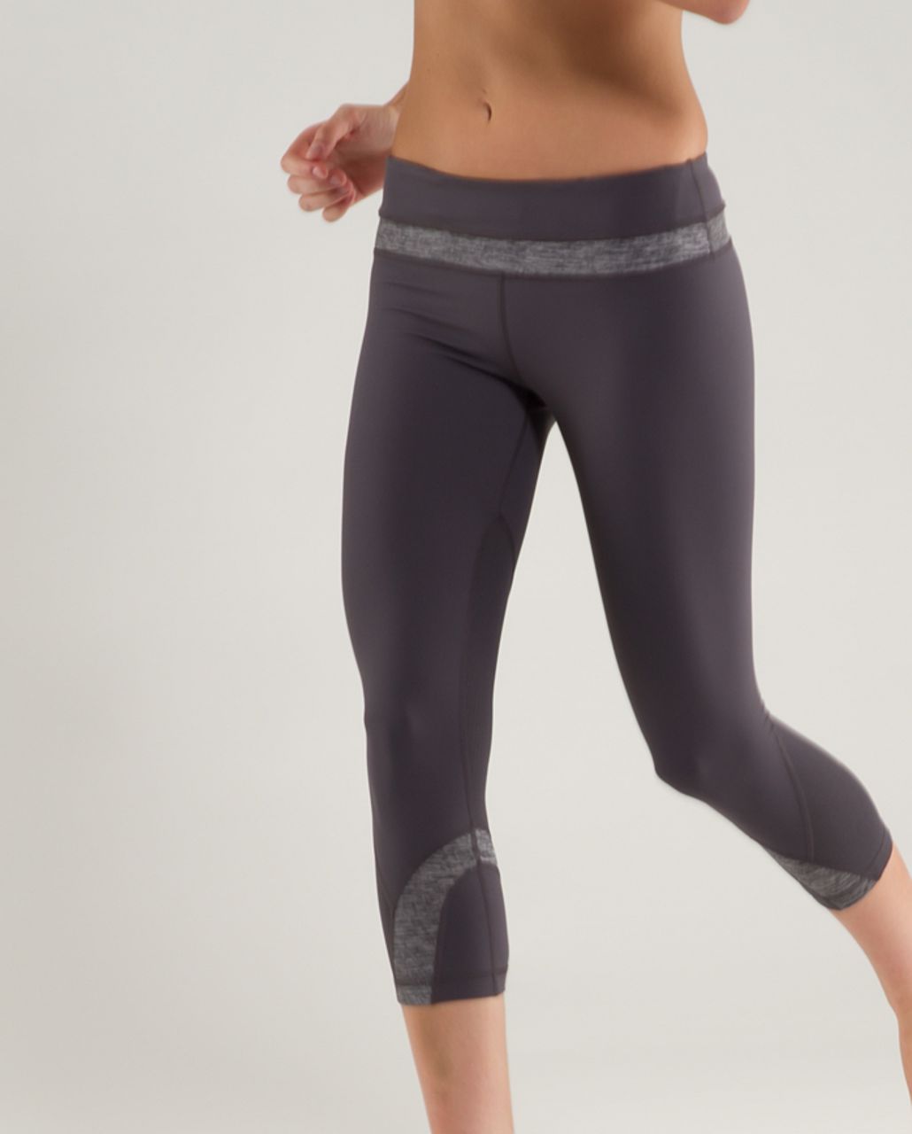 Lululemon Run Inspire Crop II *All Luxtreme 6 Heathered Deep Coal / Fa14  Quilt 31 / Deep Coal Leggings