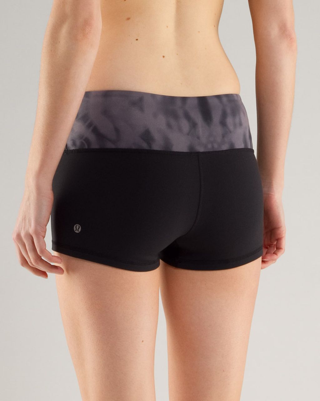 Lululemon Boogie Short - Black /  Black Snowy Owl