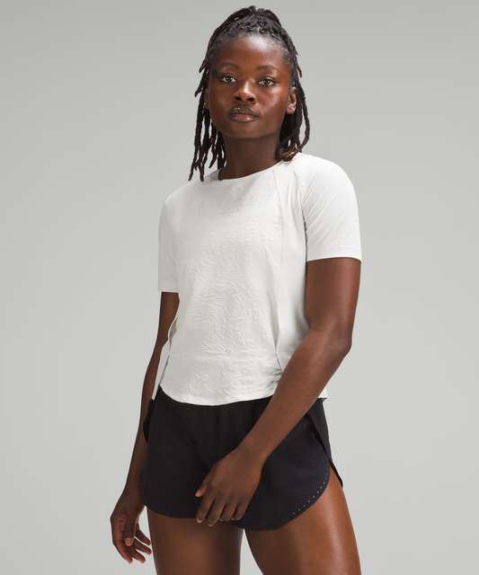 Lululemon Fast and Free High-Rise Short 2 *Airflow - In-Sense Emboss Mini  Bone / Bone - lulu fanatics