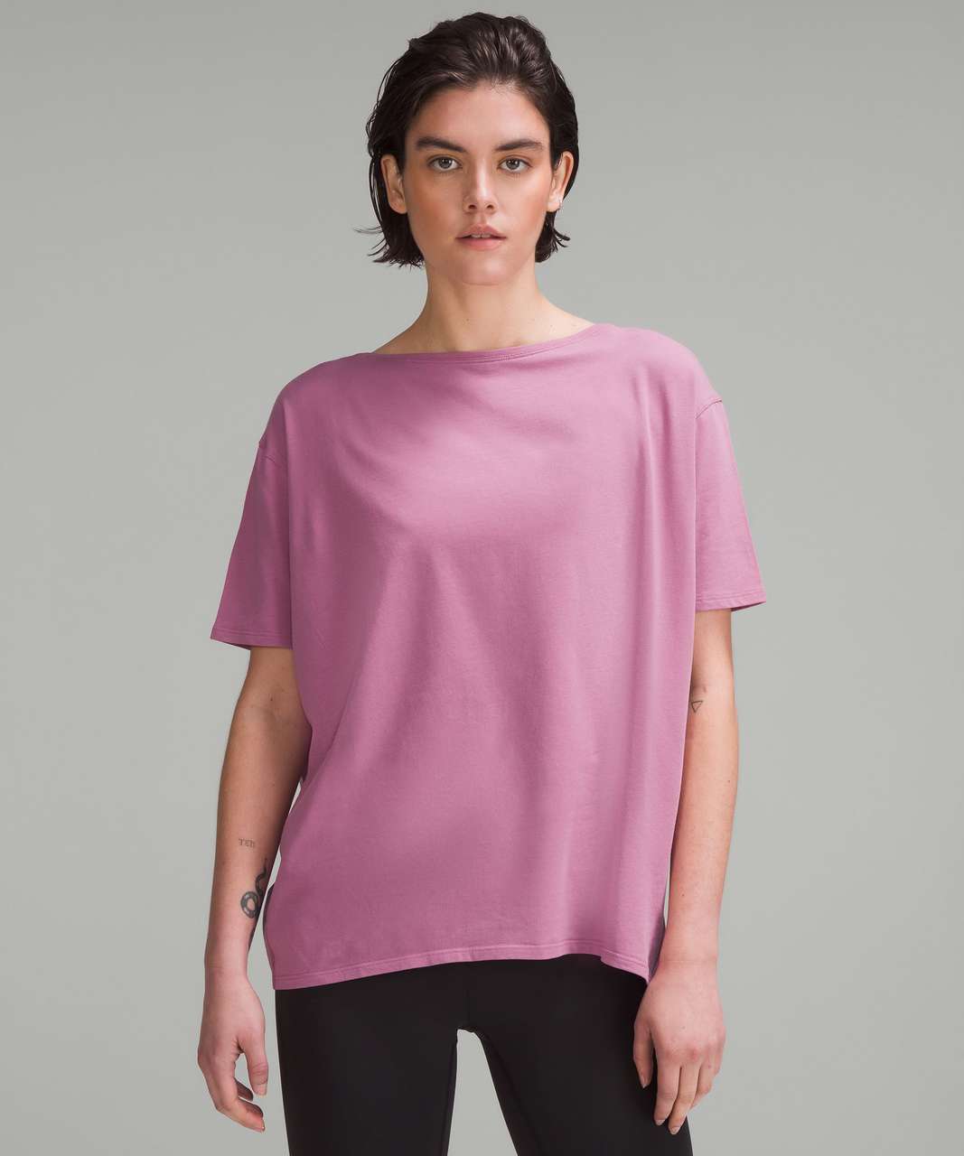 NWT Lululemon Back in Action Short Sleeve Shirt Magenta Purple Color Size 4