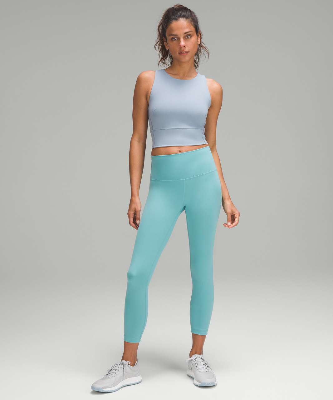 Size 12 girl. Wunder Train and Align tank both in 12. Size 16/18 straight  size with a 38/40D. Meh : r/lululemon