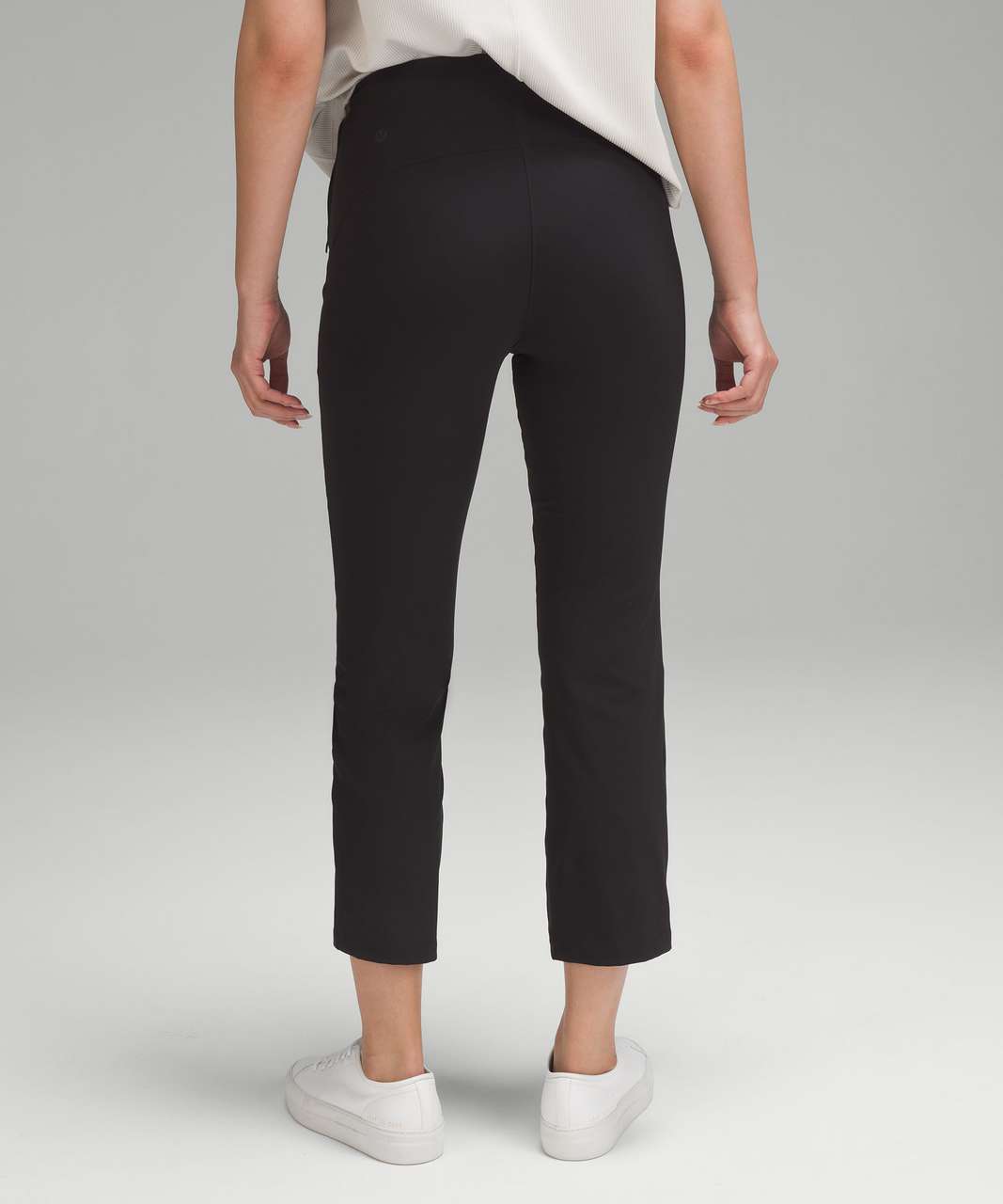 Lululemon Smooth Fit Pull-On High-Rise Cropped Pants - Black
