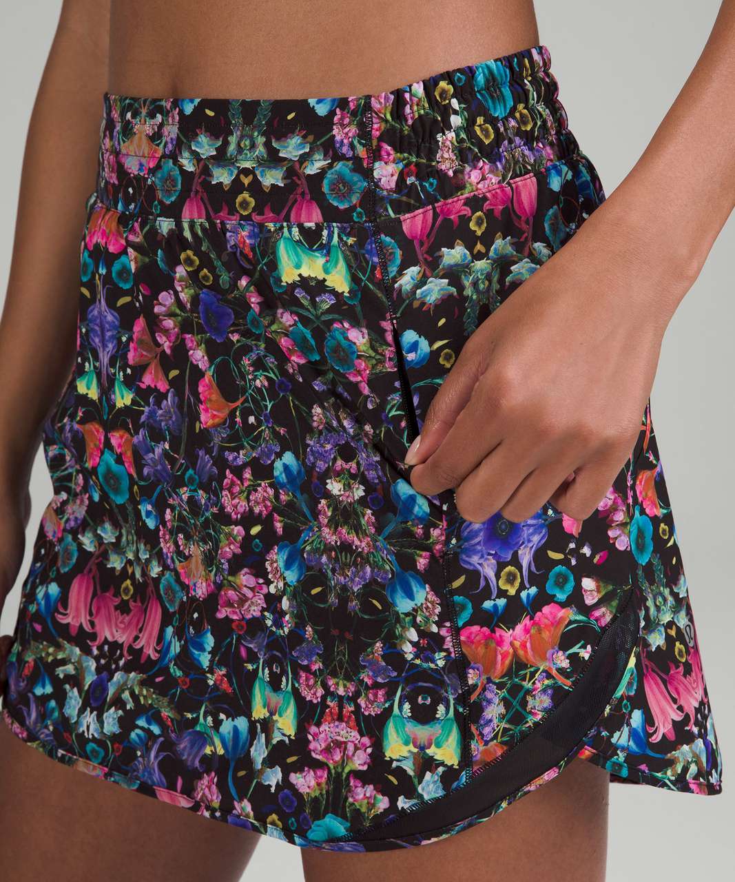 Lululemon Hotty Hot High-Rise Skirt - Flowerscope Black Multi / Black