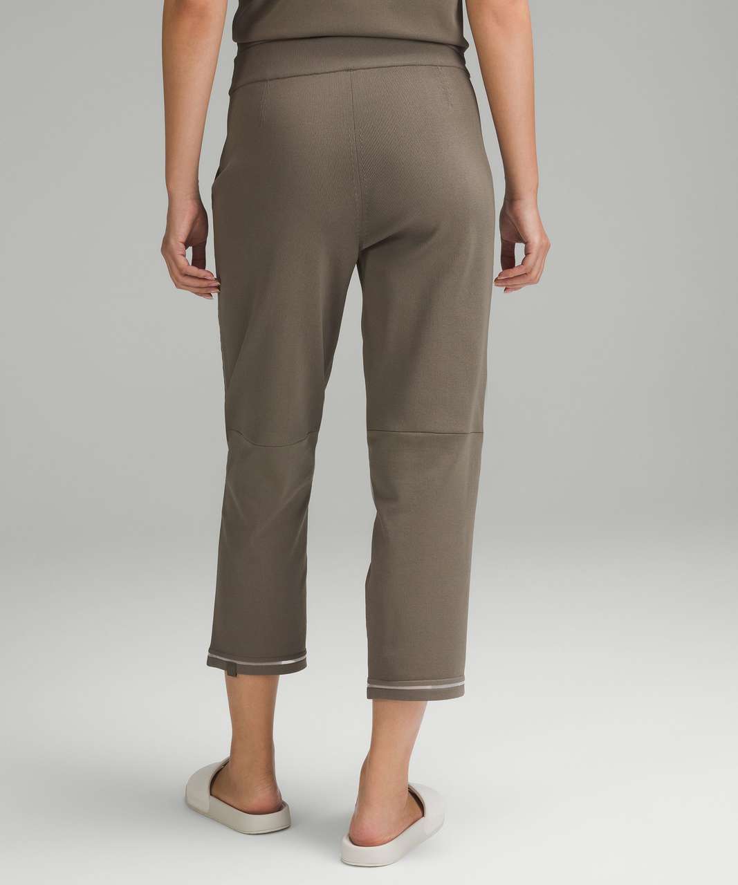 Lululemon Relaxed-Fit High-Rise Knit Cropped Pants 24" - Nomad