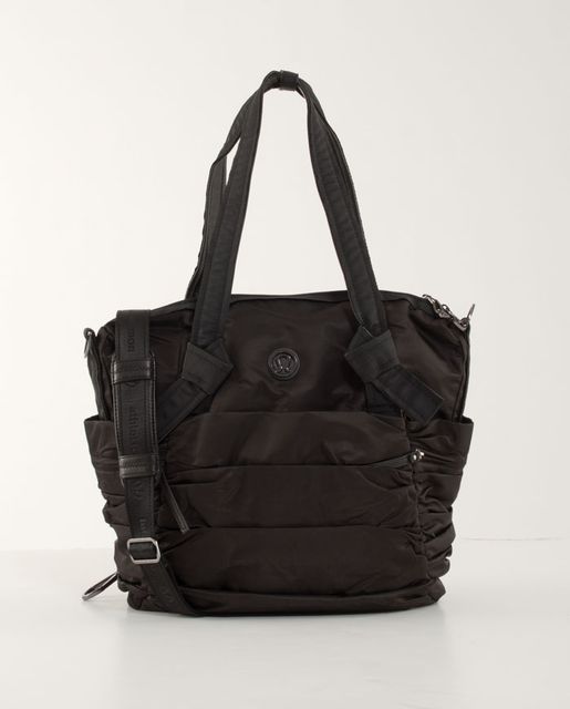 Handbag Lululemon Black in Polyamide - 40903909
